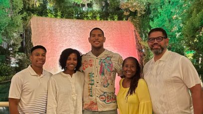 Darren Waller with parents Charlena & Dorian Waller and sister