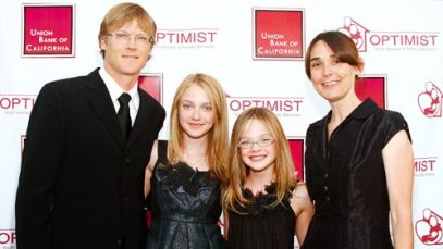 Dakota and Elle Fanning parents