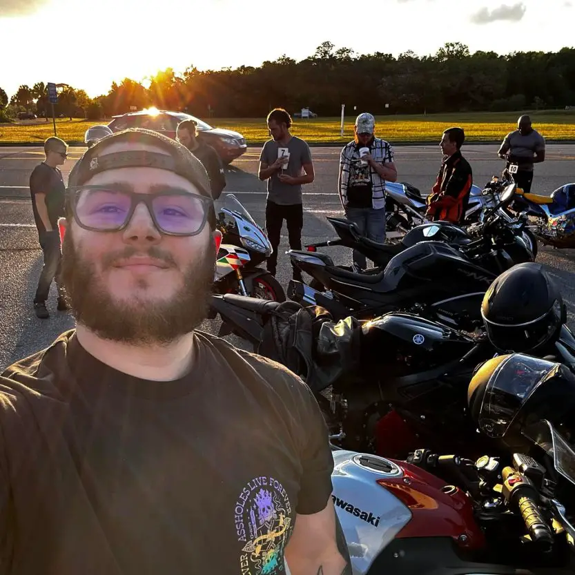 A 24-year-old motorcyclist identified as Andy Willis lost his life in a crash Thursday morning in Pensacola.