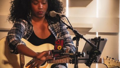 Nashville mourns soul acoustic artist Larysa Jaye, dead in car crash at age 40